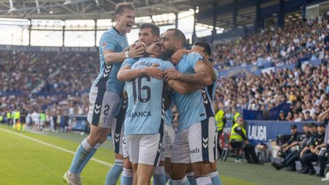 Los jugadores del Celta, celebrando uno de sus goles ante el Levante en la primera vuelta.