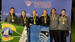 En el centro, Carlota Pe�a e Irene Garc�a, escoltadas en el podio por las duplas del Club N�utico Sevilla y el Club Tiempo Libre El Ejido.