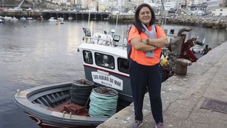 Nuria, co San Adri�n do Mar, no porto de Malpica. � un cerqueiro de madeira de 18 metros de eslora.