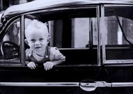 <span lang= es-es >Coches �de pascuas a ramos�</span>. Antonio, con dos a�os, en uno de esos coches que apenas pasaban por las calles de Carballo.