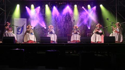 La jornada termin� como empez�, con musica tradicional en la XXII mostra que organiza la Asociaci�n de Gaiteiros Galegos