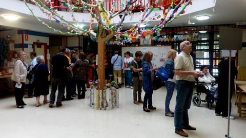 Votantes en el colegio p�blico Laviada de Gij�n