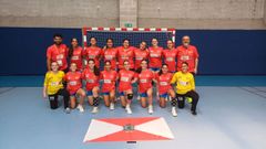 La selecci�n de balonmano de Vigo que participa en los Xogos do Eixo Atl�ntico.