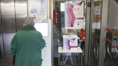 En los centros de salud hay buzones para depositar las muestras que se recogen en casa