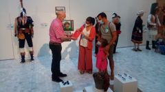 La familia Sen�n-Aroca, visita n�mero 14.000 a la exposici�n �Os nosos entroidos�