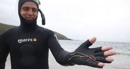 Seis profesionales de la cofrad�a de Portonovo -Daniel Arosa en la foto- se dedican a la explotaci�n del gavil�n en Sanxenxo. 