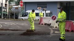Trabajadores con mascarillas en una obra en B�veda, municipio que tambi�n empeora su nivel de riesgo por coronavirus