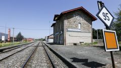 Estaci�n de A Pobra de San Xiao, una de las que se cerraron en septiembre de 1999