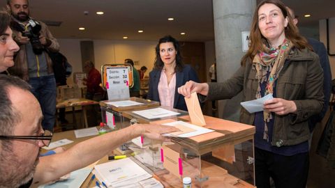 Lorena Gil vota el 26M