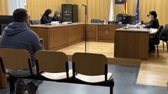 El acusado, durante la audiencia preliminar celebrada en Ourense
