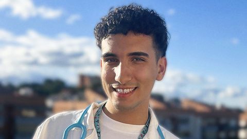 Albert Esteban encara el &uacute;ltimo curso de la carrera de Medicina.