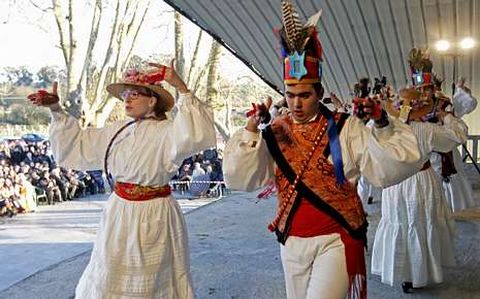 Figurantes con ropa histrica en la fiesta de Salceda.