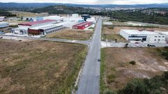 Al fondo, a la derecha, la nueva calle del pol�gono que linda con la zona elegida para la ampliaci�n