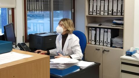 F�tima Lado, jefa de Secci�n de Profesionales del departamento de Recursos Humanos del Chuac. Cada nueva ola �es un mazazo y una prueba para nuestra resistencia�, dice. Tras un a�o, la realidad es �mucho m�s dura de lo que parec�a al inicio�.