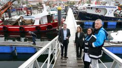 La conselleira visit� ayer el puerto vilanov�s en compa��a del presidente de Portos.