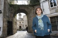 Cuando estudiaba y comenz� a trabajar, cruzaba varias veces al d�a el arco de Mazarelos. 