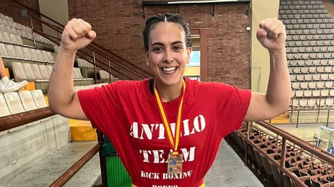 Vernica Fernndez, tras ganar la medalla y el cinturn de oro el Campeonato de Espaa de Boxeo lite celebrado el mes pasao en Len.