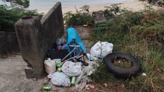 Residuos en la playa de Restrelo