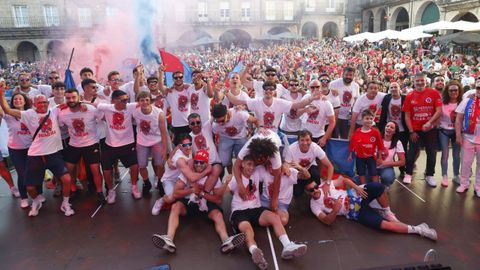 Celebraci�n del ascenso de la UD Ourense a Primera Federaci�n en la plaza Mayor de la ciudad.