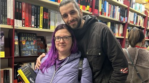 Lorena, una de las seguidoras que asisti a la firma de libros de ngel Martn.