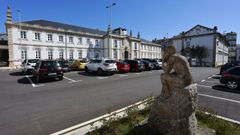 El aparcamiento de Santa Mar�a ya lo utilizan los trabajadores de la Diputaci�n en horario laborable