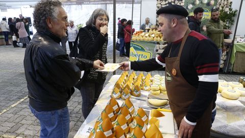 Desde el primer momento ya hubo degustaciones de quesos.