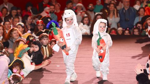 Festival infantil de disfraces en Santiago