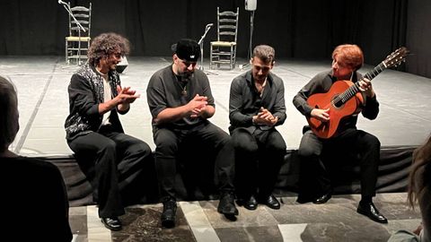 Un momento de la actuaci�n de Jes�s Carmona en Gij�n