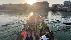 Hasta el momento estaba saliendo al mar un grupo mixto y reducido de padres de deportistas de la entidad.