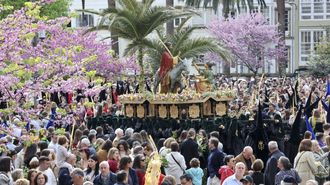 Multitud ferrolana el Domingo de Ramos del pasado 2025.