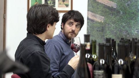 El equipo de cata de la Gu�a Pe��n en una de sus �ltimas visitas a la Ribeira Sacra