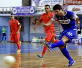 Lanzamiento de Iago Rodr�guez contra el Barcelona. 