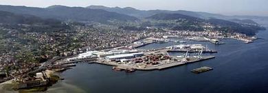 La Delimitaci�n de los Espacios y Usos define el entorno del recinto portuario de Mar�n por tierra y su �rea de competencias por mar.