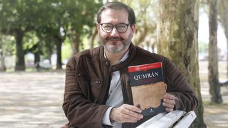 Jaime V�zquez Allegue, con su nuevo libro, que recientemente present� en Ferrol, su ciudad natal
