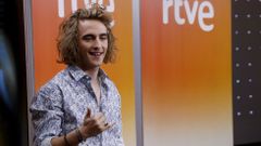 Manel pide disculpas por su corte de mangas