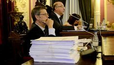 <span lang= es-es >Cuatro meses despu�s</span>. El gobierno en minor�a no pudo aprobar los presupuestos en pleno (en la imagen la sesi�n del 15 de julio). Cuatro meses m�s tarde los sac� adelante en junta de gobierno. 