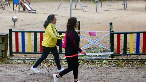 Gente paseando y haciendo deporte por Vigo