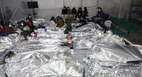 El servicio de Aduanas y Protecci�n de Fronteras de Estados Unidos ha mostrado en su portal web dos v�deos y 44 im�genes de las instalaciones en las ciudades de Donna, del estado de Texas