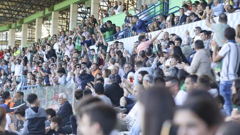 Ovacin a Joselu en el minuto 22.