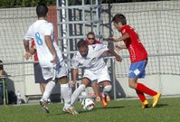 El local Herbert, con la pelota, ayer en el partido disputado en Vista Alegre ante el Barco. 
