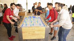 Los cracks del futbol�n juegan en Malpica