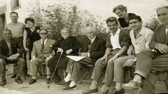 Platas �, de esquerda a dereita, o segundo dos sentados