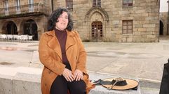 Paula Alonso con sus amuletos: la llave que abre la puerta a la Noia m�gica y un sombrero sancosmeiro