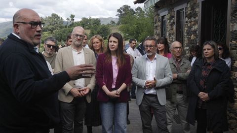 La conselleira de Medio Rura, Mar�a Jos� G�mez, visit� la bodega Pazo de la Cuesta