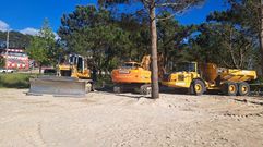 Trabajos de la reapertura del p�rking de la playa de Major, en Sanxenxo