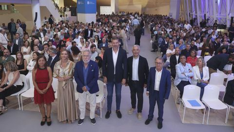 O acto de presentaci�n da actualizaci�n do plan de normalizaci�n ling��stica estivo presidido polo conselleiro de Cultura, Lingua e Xuventude, Jos� L�pez Campos. Acompa��rono o secretario xeral da Lingua, Valent�n Garc�a e altos cargos do Goberno auton�mico, alcaldes e deputados do PP.