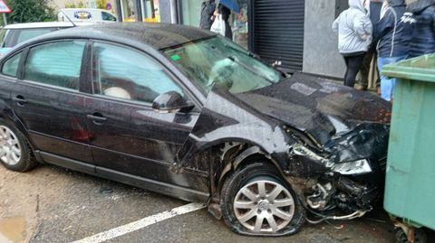 Uno de los vehculos que se vio implicado en el accidente de trfico en Santa Comba