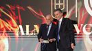 El presidente del Real Oviedo, Mart�n Pel�ez (d), y Javier Tebas (i), presidente de LaLiga, durante el acto de constituci�n del comit� de honor del centenario del Real Oviedo (1926-2026) celebrado este mi�rcoles en Oviedo