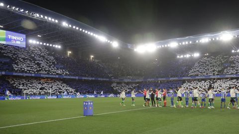 Aspecto de las gradas del estadio de Riazor durante el partido entre el Deportivo y el Racing de Santander. 