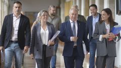 Tom llegando a un pleno de la Diputacin de Lugo acompaado de tres diputados fieles: Pablo Rivera, Pilar Garca Porto y Carmela Lpez. Detrs, Ivn Castro, crtico con la direccin de Tom